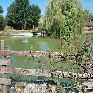 Ferme Bressane Les Arums Bed & Breakfast Mervans Exterior photo