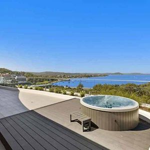 Stylish Penthouse With Views & Jacuzzi Apartment Gosford Exterior photo