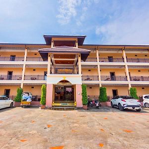 Oyo 561 Kor Wanburi Hotel Prachuap Khiri Khan Exterior photo