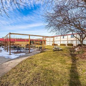 Quality Inn & Suites Albert Lea Exterior photo