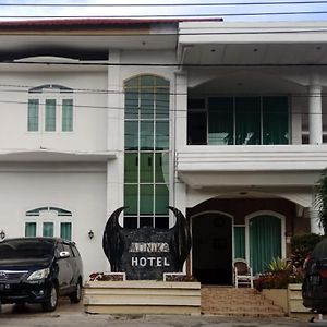 Hotel Monika Rantepao Exterior photo