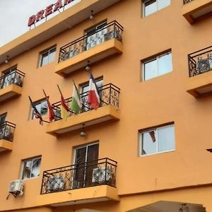 Dream'S Hotel Yaounde Exterior photo