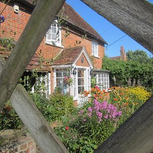 Vine Cottage Farnham  Exterior photo