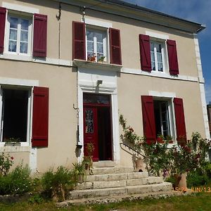 Gite Des Belles Fontaines Bed & Breakfast Druyes-les-Belles-Fontaines Exterior photo