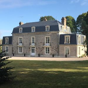 Le Manoir Du Ribardon Bed & Breakfast Neuvy-au-Houlme Exterior photo