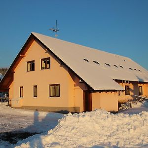 Penzion Kitty Hotel Lucany nad Nisou Exterior photo