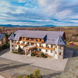 Orava Hotel Vitanova Exterior photo