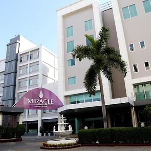 Miracle Suvarnabhumi Airport Hotel Bang Phli Exterior photo