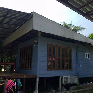 บ้านริมน้ำเขื่อนแก่งกระจาน Ban Wang Malako Exterior photo