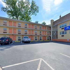 Americas Best Value Inn Media Philadelphia Exterior photo