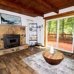 Entire 3 Bedroom Adventure Chalet, Near The Best Of The Poconos East Stroudsburg Exterior photo