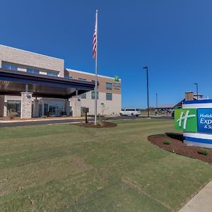 Holiday Inn Express & Suites - Union City, An Ihg Hotel Exterior photo