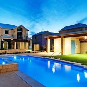 Villa Serenity On The Terrace Mandurah Exterior photo