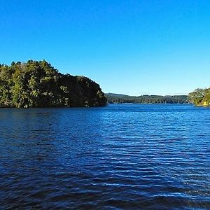 Lakeside Villa - Lake Rotoiti Holiday Home Okere Falls Exterior photo