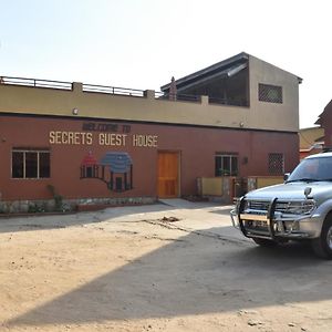 Secrets Guest House Entebbe Exterior photo