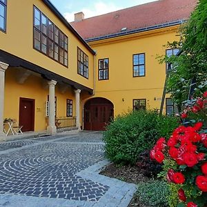 Ciszterci Szallas Pecs Hotel Exterior photo