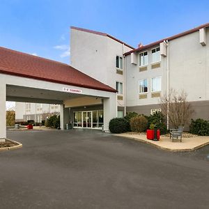 Red Roof Inn Plus+ Boston - Logan Saugus Exterior photo