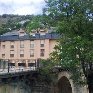 Hostal Restaurante Mendez Villafranca Del Bierzo Exterior photo