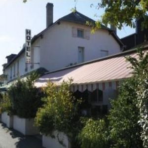 Logis Auberge Des Vieux Chenes Hotel Malemort Exterior photo