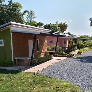 Baan Hin Sai Suay Hotel Nong Sarai Exterior photo