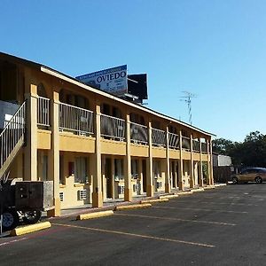 Carefree Inn Flatonia Exterior photo