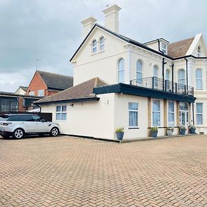 The Grosvenor Hotel Clacton-on-Sea Exterior photo