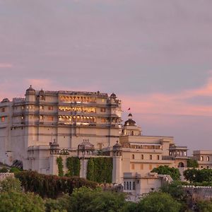 Raas Devigarh Hotel Delwara Exterior photo