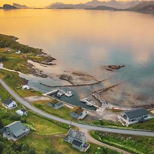 Laukvik Senja Hotel Botnhamn Exterior photo