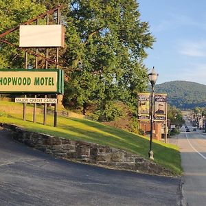 Hopwood Motel Uniontown Exterior photo