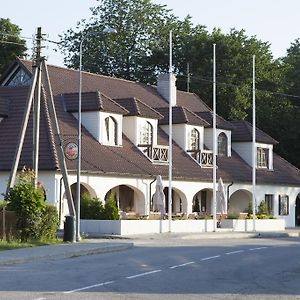 Hotel Liilia Kaina Exterior photo