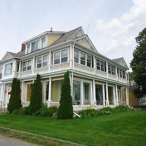 Governor'S Mansion Inn Miramichi Exterior photo