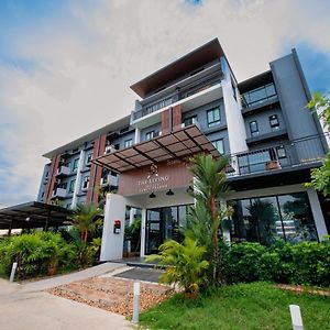 The Living Hotel Samutprakan Bang Bo Exterior photo