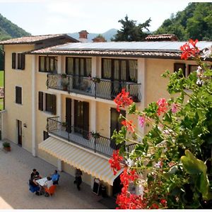 Room In Agriturismo Rocca Dei Marchesi Sabbio Chiese Exterior photo