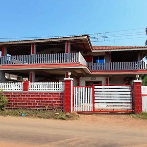 The Sea Star Hotel Harnai Exterior photo