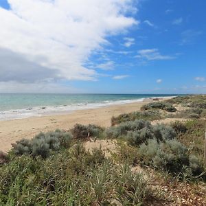 Madora Bay On The Beach Villa Mandurah Exterior photo