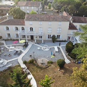 Le Clos Des Cedres B&B La Rochefoucauld Exterior photo