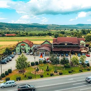 Popasul Avrig Hotel Exterior photo