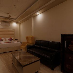 Shri Tirupati Residency Hotel Lucknow Exterior photo