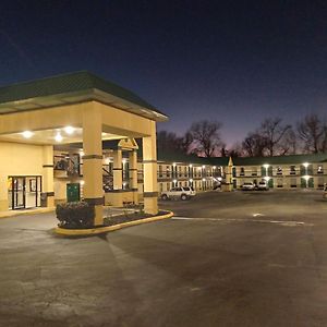 Super 8 By Wyndham Columbia Motel Exterior photo