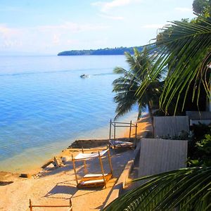 Bay Beach Resort Bar And Restaurant Oslob Exterior photo