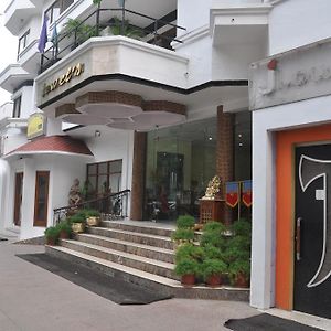 Hotel Jewels Karnal Exterior photo