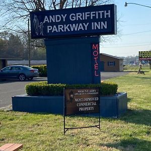 Andy Griffith Parkway Inn Mount Airy Exterior photo