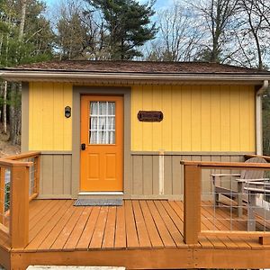 Country Cottage At Camp Creek Cabins Spanishburg Exterior photo