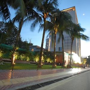 Empyrean Dhaka City Centre Hotel Exterior photo