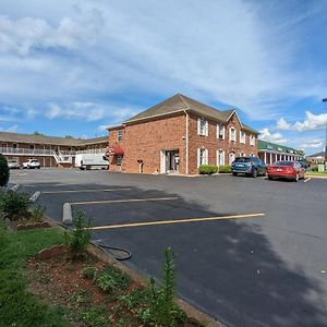 Old Bardstown Inn Exterior photo