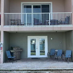 Luxury And Spacious Waterside Getaway Villa Clearwater Beach Exterior photo