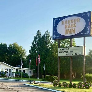 Harbor Base Inn Newport Exterior photo