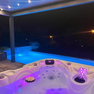 Suite Romantique Le Temps D'Un Instant Loveroom Hammam Jacuzzi Piscine Villeneuve  Exterior photo