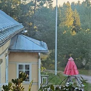 Simple Private Bedroom In A Former Finnish School At The Countryside Hyrsyla Exterior photo