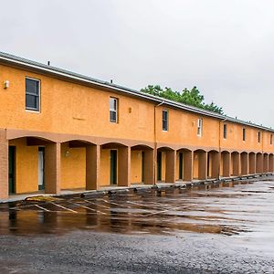 Rodeway Inn Amish Country Smoketown  Exterior photo